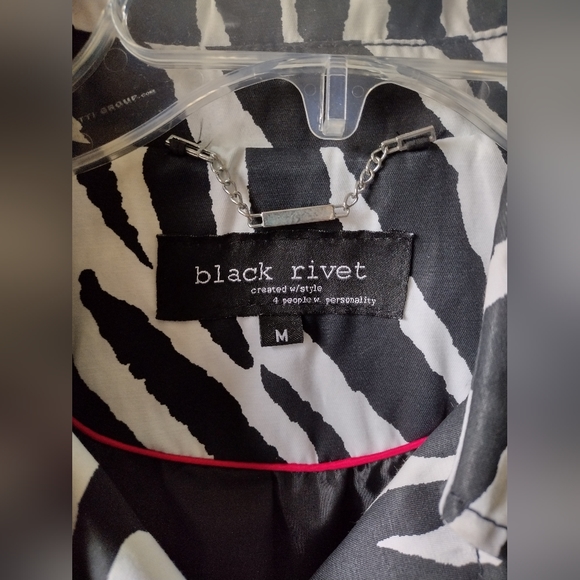 BRAND NEW Black Rivet Zebra Print Trench Coat with Belt - Picture 8 of 8